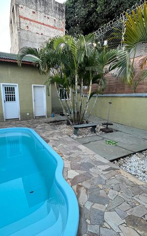 Casa à venda com 308m², 4 quartos e 4 vagasÁrea comum - Piscina