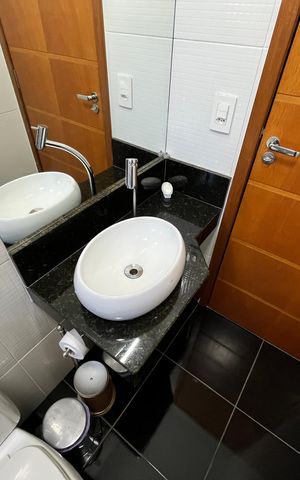 Casa à venda com 308m², 4 quartos e 4 vagasBanheiro