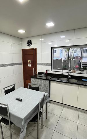 Casa à venda com 308m², 4 quartos e 4 vagasCozinha