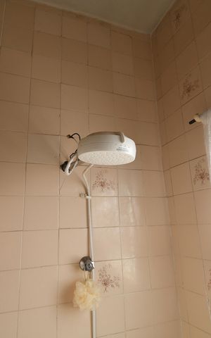 Casa à venda com 97m², 3 quartos e 2 vagasBanheiro
