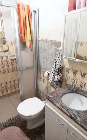 Casa à venda com 97m², 3 quartos e 2 vagasCasa 2 - Banheiro