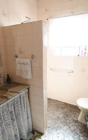 Casa à venda com 97m², 3 quartos e 2 vagasBanheiro