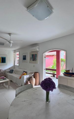 Casa de condomínio à venda com 658m², 3 quartos e 4 vagas Casa de condomínio à venda com 658m², 3 quartos e 4 vagasSala