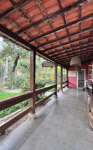 Casa de condomínio à venda com 658m², 3 quartos e 4 vagas Casa de condomínio à venda com 658m², 3 quartos e 4 vagasÁrea externa