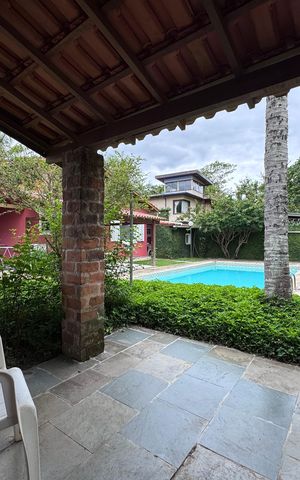 Casa de condomínio à venda com 658m², 3 quartos e 4 vagas Casa de condomínio à venda com 658m², 3 quartos e 4 vagasÁrea externa