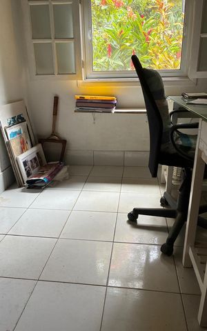 Casa de condomínio à venda com 658m², 3 quartos e 4 vagas Casa de condomínio à venda com 658m², 3 quartos e 4 vagasQuarto