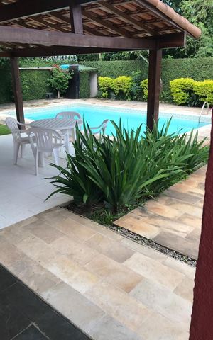 Casa de condomínio à venda com 658m², 3 quartos e 4 vagas Casa de condomínio à venda com 658m², 3 quartos e 4 vagasÁrea externa