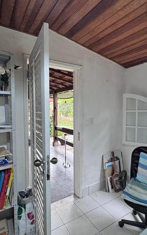 Casa de condomínio à venda com 658m², 3 quartos e 4 vagas Casa de condomínio à venda com 658m², 3 quartos e 4 vagasEscritório