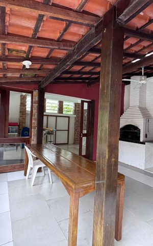 Casa de condomínio à venda com 658m², 3 quartos e 4 vagas Casa de condomínio à venda com 658m², 3 quartos e 4 vagasÁrea externa
