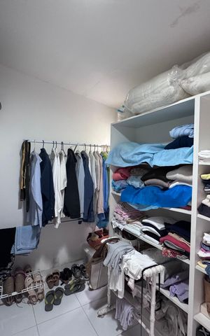 Casa de condomínio à venda com 658m², 3 quartos e 4 vagas Casa de condomínio à venda com 658m², 3 quartos e 4 vagasSuíte 1 - Closet