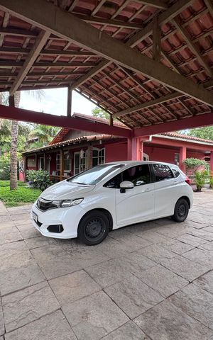Casa de condomínio à venda com 658m², 3 quartos e 4 vagas Casa de condomínio à venda com 658m², 3 quartos e 4 vagasÁrea externa
