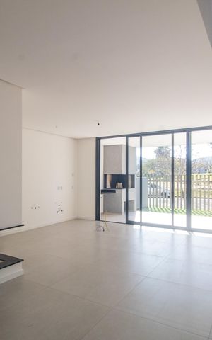 Casa à venda com 184m², 3 quartos e 2 vagas Casa à venda com 184m², 3 quartos e 2 vagasSala