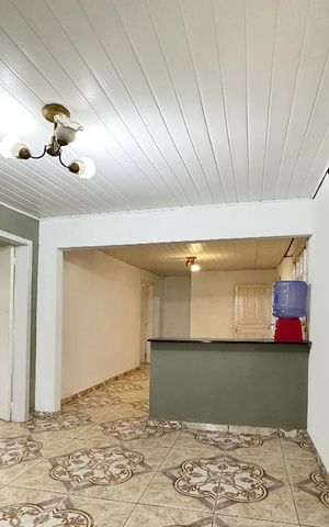 Casa à venda com 92m², 2 quartos e 1 vagaSala
