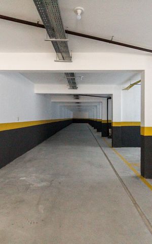 Apartamento à venda com 82m², 2 quartos e 2 vagas Apartamento à venda com 82m², 2 quartos e 2 vagasEstacionamento