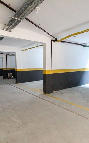 Apartamento à venda com 82m², 2 quartos e 2 vagas Apartamento à venda com 82m², 2 quartos e 2 vagasEstacionamento