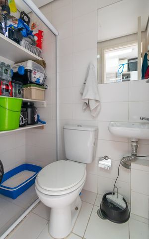 Apartamento à venda com 146m², 2 quartos e 2 vagas Apartamento à venda com 146m², 2 quartos e 2 vagasBanheiro de Serviço
