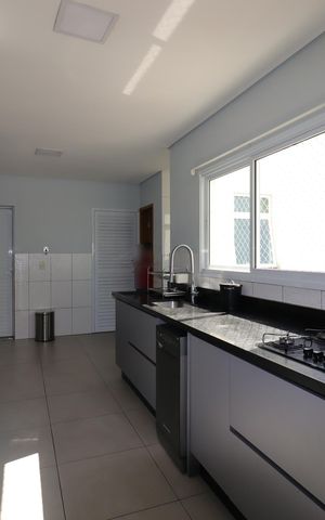 Apartamento para alugar com 104m², 2 quartos e 2 vagasCozinha