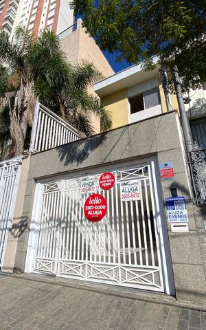 Casa à venda com 180m², 3 quartos e 3 vagasFachada