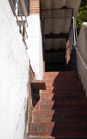 Casa à venda com 180m², 3 quartos e 3 vagasEscada