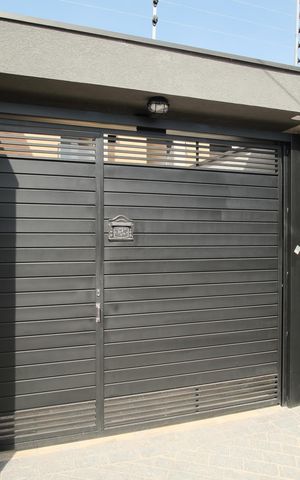 Casa à venda com 140m², 3 quartos e 3 vagasFachada