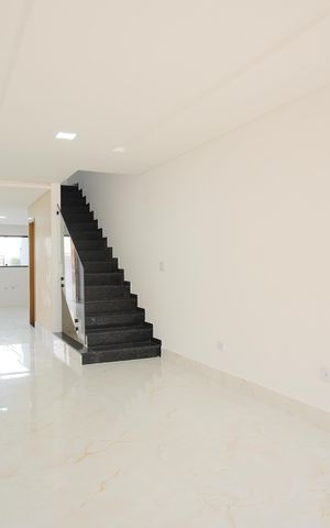 Casa à venda com 140m², 3 quartos e 3 vagasSala