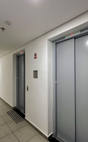 Studio à venda com 28m², 0 quarto e sem vaga Studio à venda com 28m², 0 quarto e sem vagaHall Apartamento