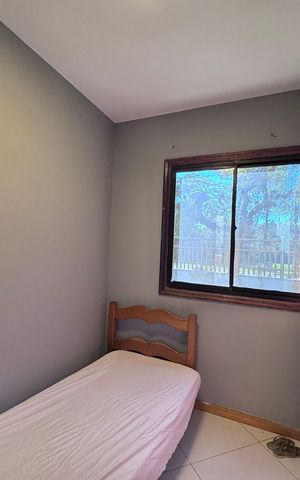 Casa de condomínio à venda com 550m², 4 quartos e 2 vagas Casa de condomínio à venda com 550m², 4 quartos e 2 vagasSuíte 4