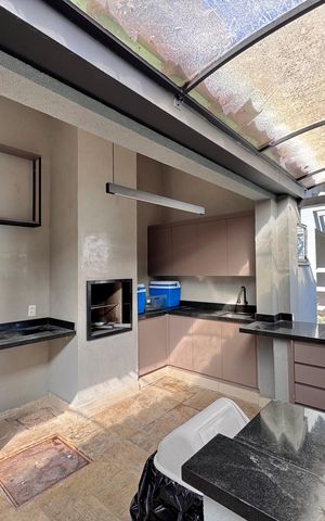Casa de condomínio à venda com 550m², 4 quartos e 2 vagas Casa de condomínio à venda com 550m², 4 quartos e 2 vagasÁrea Gourmet