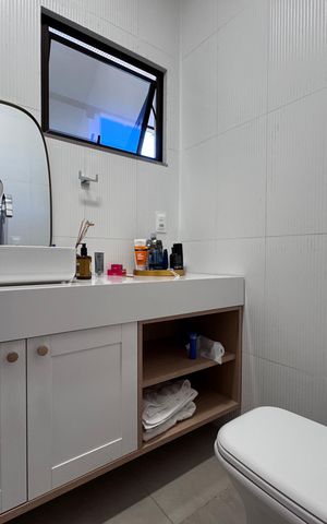 Casa de condomínio à venda com 550m², 4 quartos e 2 vagas Casa de condomínio à venda com 550m², 4 quartos e 2 vagasSuíte 3 - Banheiro