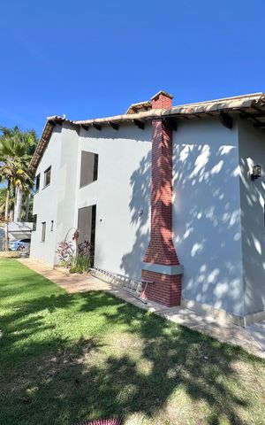 Casa de condomínio à venda com 550m², 4 quartos e 2 vagas Casa de condomínio à venda com 550m², 4 quartos e 2 vagasÁrea externa