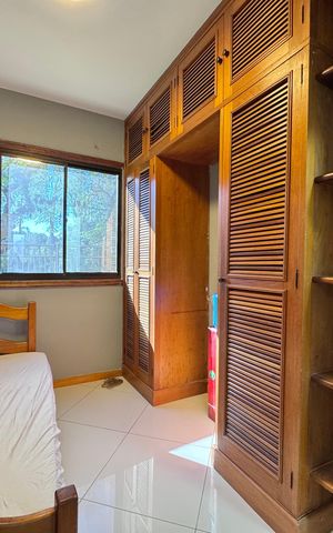 Casa de condomínio à venda com 550m², 4 quartos e 2 vagas Casa de condomínio à venda com 550m², 4 quartos e 2 vagasSuíte 4