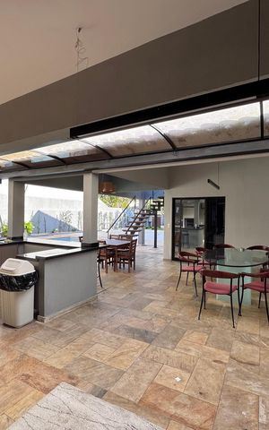 Casa de condomínio à venda com 550m², 4 quartos e 2 vagas Casa de condomínio à venda com 550m², 4 quartos e 2 vagasÁrea Gourmet