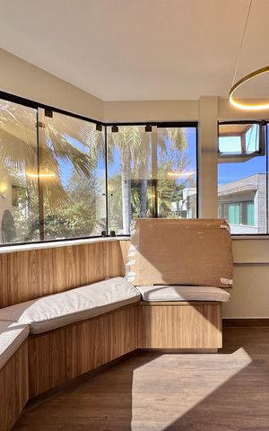 Casa de condomínio à venda com 550m², 4 quartos e 2 vagas Casa de condomínio à venda com 550m², 4 quartos e 2 vagasVaranda - Suítes 2 e 3
