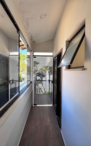 Casa de condomínio à venda com 550m², 4 quartos e 2 vagas Casa de condomínio à venda com 550m², 4 quartos e 2 vagasVaranda - Suítes 2 e 3