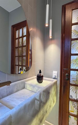 Casa de condomínio à venda com 550m², 4 quartos e 2 vagas Casa de condomínio à venda com 550m², 4 quartos e 2 vagasLavabo