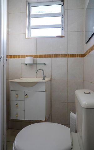 Casa à venda com 200m², 3 quartos e 3 vagasBanheiro de Serviço