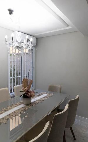 Casa à venda com 200m², 3 quartos e 1 vaga Casa à venda com 200m², 3 quartos e 1 vagaSala