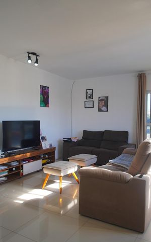 Casa à venda com 270m², 2 quartos e 2 vagasSala