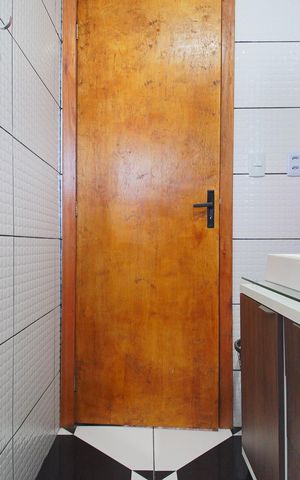 Casa à venda com 270m², 2 quartos e 2 vagasBanheiro 1