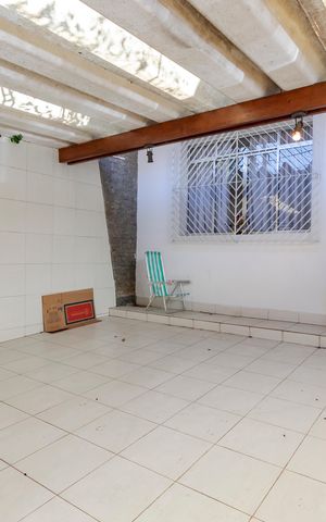 Casa à venda com 180m², 3 quartos e 2 vagas Casa à venda com 180m², 3 quartos e 2 vagasGaragem