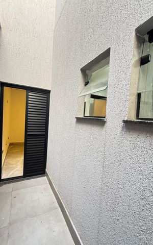 Casa à venda com 170m², 3 quartos e 2 vagas Casa à venda com 170m², 3 quartos e 2 vagasSuíte Varanda
