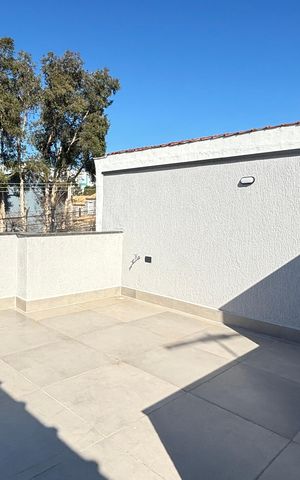 Casa à venda com 170m², 3 quartos e 2 vagas Casa à venda com 170m², 3 quartos e 2 vagasCobertura