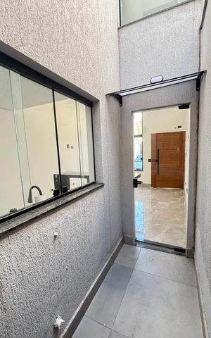Casa à venda com 170m², 3 quartos e 2 vagas Casa à venda com 170m², 3 quartos e 2 vagasJardim de Inverno