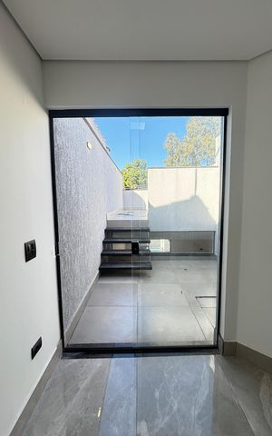 Casa à venda com 170m², 3 quartos e 2 vagas Casa à venda com 170m², 3 quartos e 2 vagasCobertura