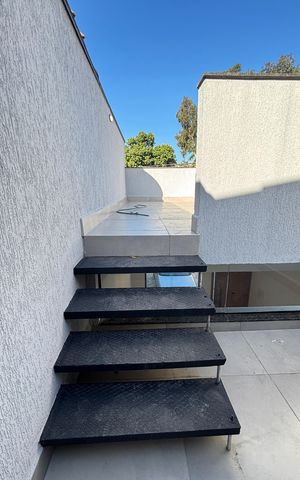 Casa à venda com 170m², 3 quartos e 2 vagas Casa à venda com 170m², 3 quartos e 2 vagasCobertura