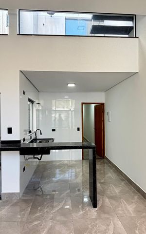 Casa à venda com 170m², 3 quartos e 2 vagas Casa à venda com 170m², 3 quartos e 2 vagasSala/Cozinha