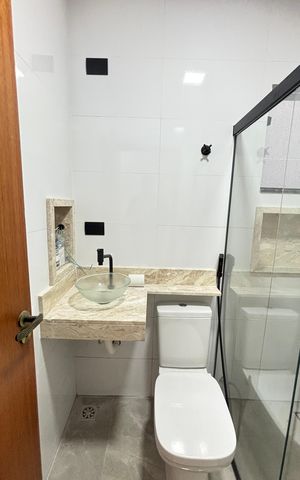 Casa à venda com 170m², 3 quartos e 2 vagas Casa à venda com 170m², 3 quartos e 2 vagasBanheiro
