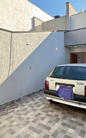Casa à venda com 170m², 3 quartos e 2 vagas Casa à venda com 170m², 3 quartos e 2 vagasGaragem