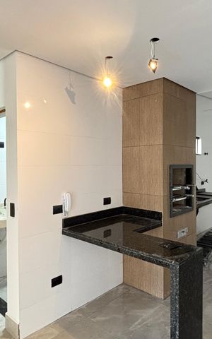 Casa à venda com 170m², 3 quartos e 2 vagas Casa à venda com 170m², 3 quartos e 2 vagasCobertura - Churrasqueira