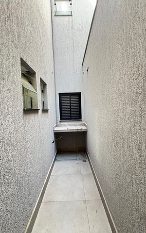 Casa à venda com 170m², 3 quartos e 2 vagas Casa à venda com 170m², 3 quartos e 2 vagasSuíte Varanda